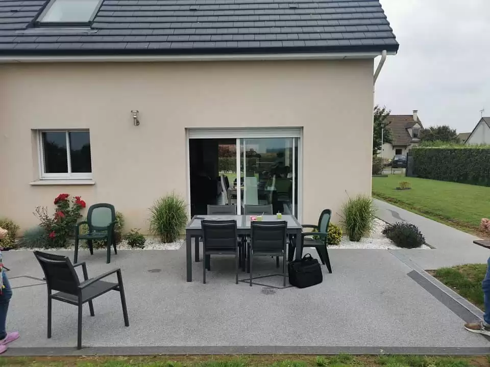 Pose d’une pergola bioclimatique en Seine-Maritime (76) Pose d’une pergola bioclimatique en Seine-Maritime (76)