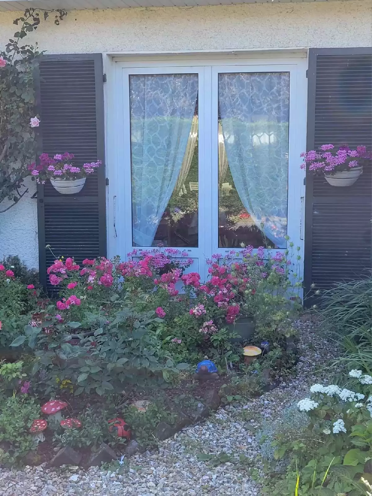 Transformation d’une porte fenêtre en fenêtres PVC avec volet roulant solaire à Barentin dans le 76 Transformation d’une porte fenêtre en fenêtres PVC avec volet roulant solaire à Barentin dans le 76