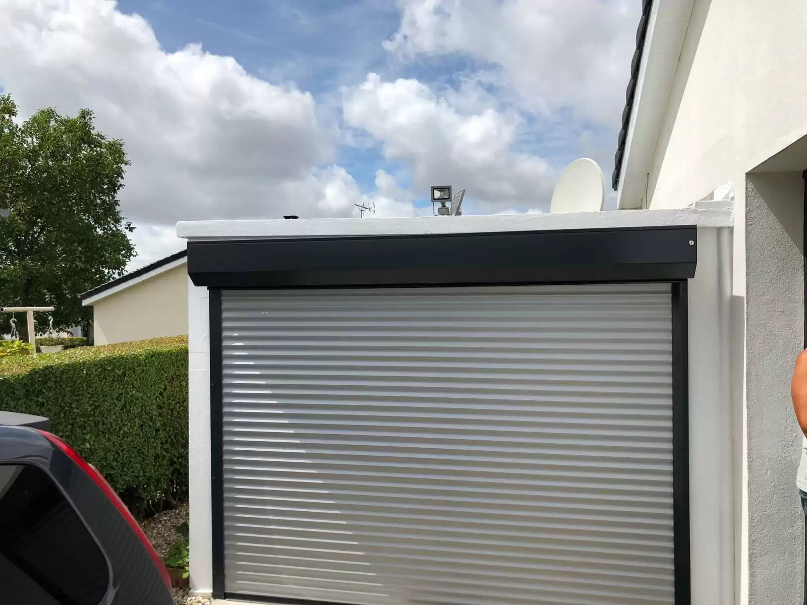 Choisir une porte de garage enroulante à motorisation électrique près de Rouen 76 Choisir une porte de garage enroulante à motorisation électrique près de Rouen 76