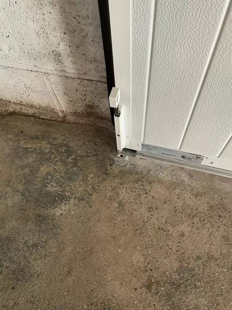Quelle entreprise pour la pose d'une porte de garage manuelle avec portillon intégré à Petit-Couronne 76 Quelle entreprise pour la pose d'une porte de garage manuelle avec portillon intégré à Petit-Couronne 76
