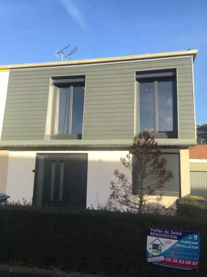 Vente et installation d'une véranda aluminium pour maison contemporaine à Barentin proche Rouen en Normandie Vente et installation d'une véranda aluminium pour maison contemporaine à Barentin proche Rouen en Normandie