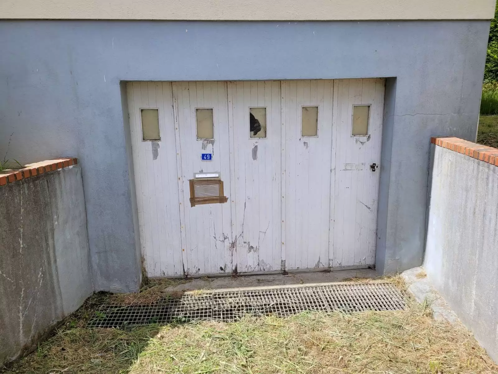 Installation d'une porte de garage motorisé à côté de Dieppe Installation d'une porte de garage motorisé à côté de Dieppe