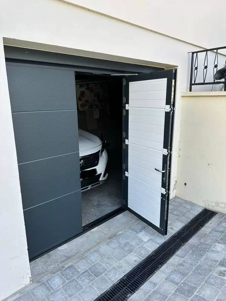 Changement d'une porte de garage à refoulement plafond à la Mailleraye sur seine Changement d'une porte de garage à refoulement plafond à la Mailleraye sur seine