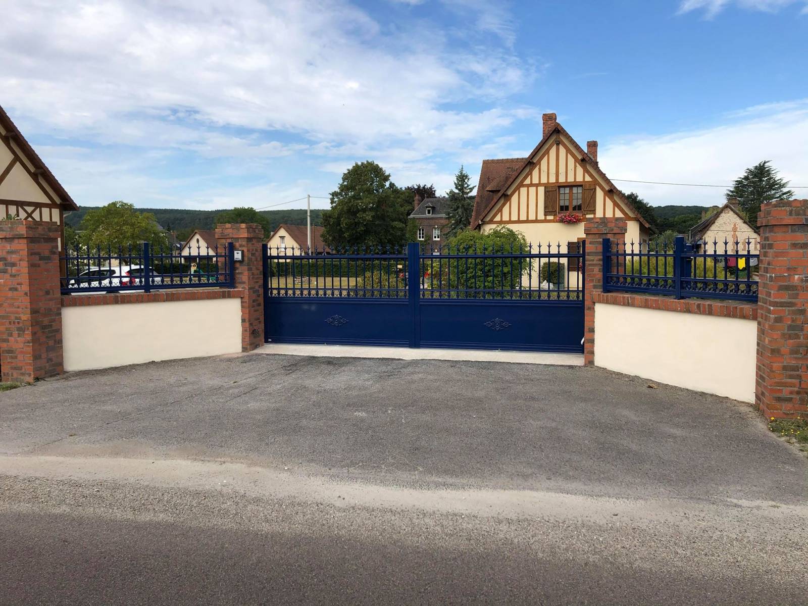 Faire installer un portail coulissant en aluminium bleu à Saint-Pierre-De-Manneville 76