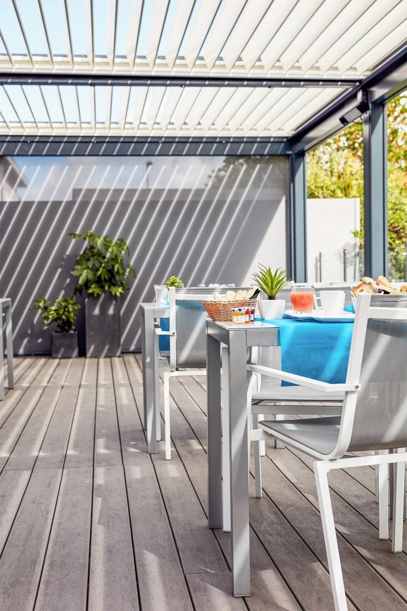 Fourniture et pose de pergolas bioclimatiques en aluminium en Normandie