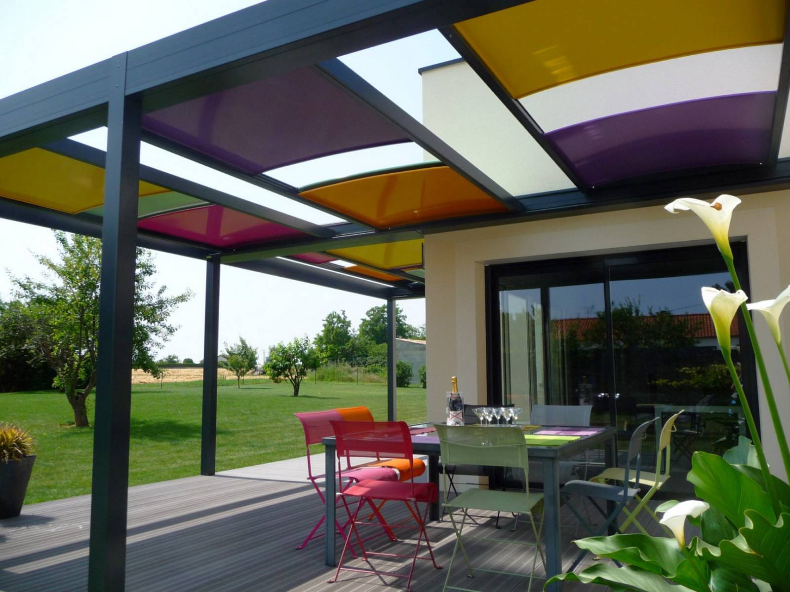 Pergola bioclimatique aluminium Gris Anthracite Arlequin proche de Rouen 76