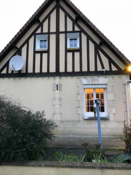 Rénovation de menuiseries en PVC blanc dans une maison proche de Rouen 76000