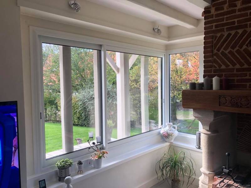 Installation de menuiseries coulissantes en aluminium blanc à Montigny 76480