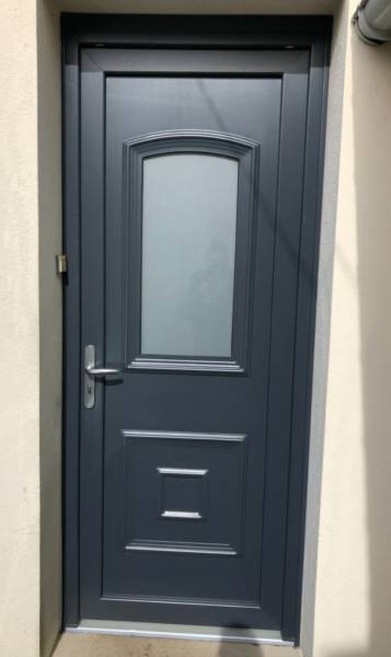 Entreprise pour l'installation de porte d'entrée en aluminium à Petit-Quevilly 