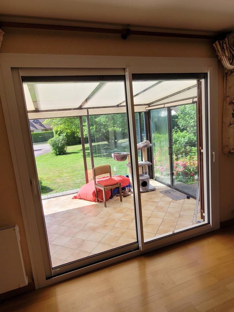 Pose d'un coulissant 2 vantaux en aluminium Bicoloration à côté d'Yvetot 