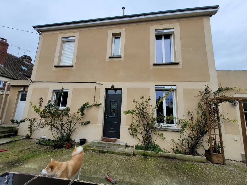 Fourniture et pose de volets roulants solaires blanc à Rouen 