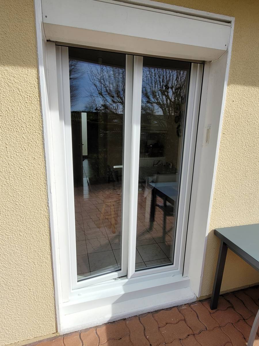 Fabrication et installation d'une porte-fenêtre en PVC à Bihorel 