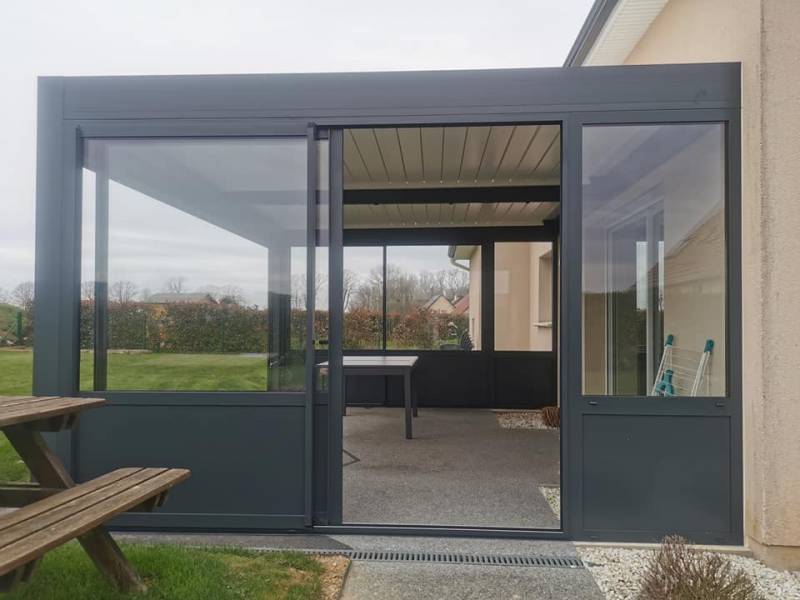 Pose d’une pergola bioclimatique en Seine-Maritime (76)