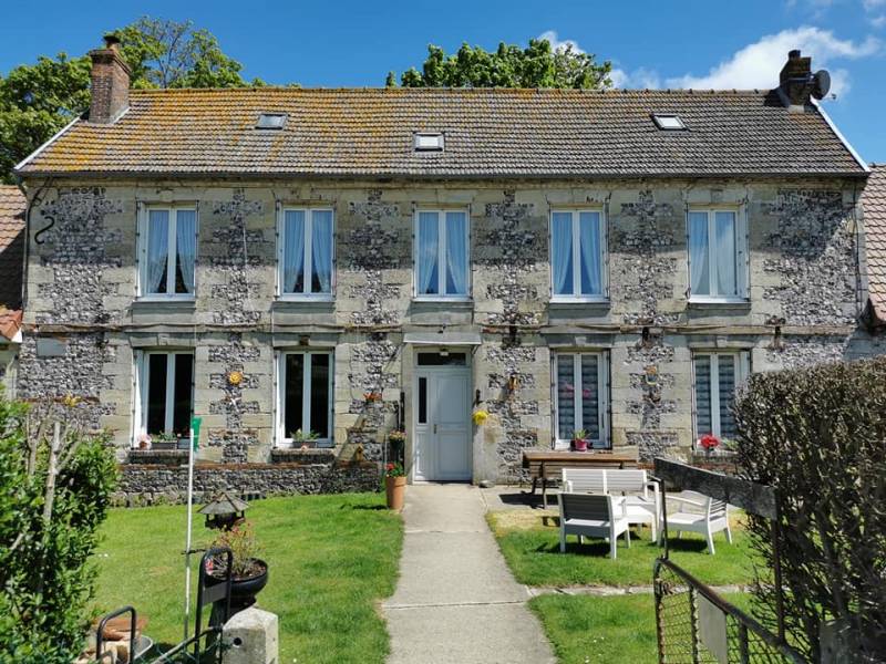 Pose d’une pergola bioclimatique à Saint Aubin sur Scie en Seine-Maritime (76)