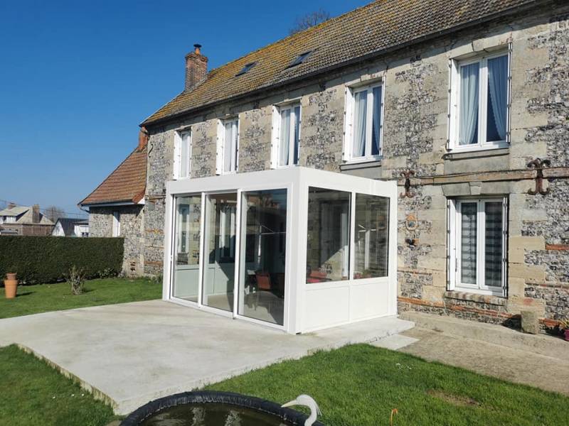 Pose d’une pergola bioclimatique à Saint Aubin sur Scie en Seine-Maritime (76)