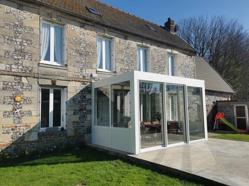 Pose d’une pergola bioclimatique à Saint Aubin sur Scie en Seine-Maritime (76)