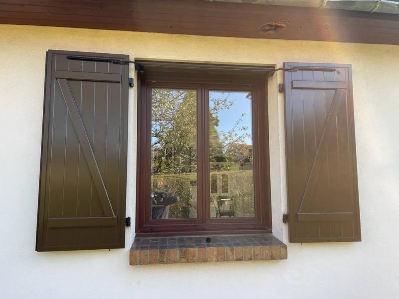 Pose de volets battants en aluminium à Franqueville-St-Pierre