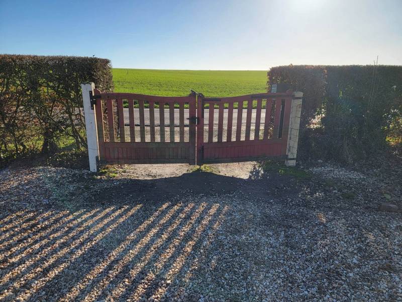 Fourniture d’un portail en aluminium gris anthracite au Tronquay dans le 27