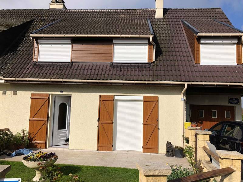 Installer une porte d'entrée vitrée en PVC blanc à Rouen 76