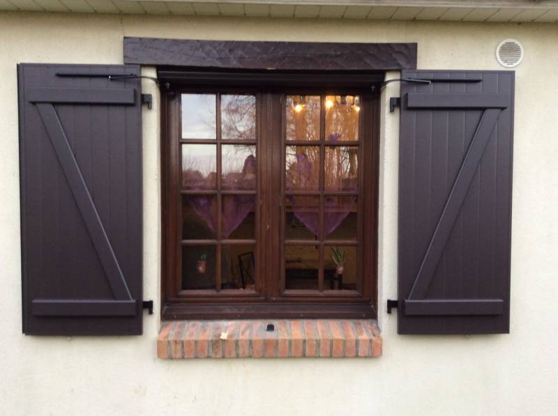 Installation de volets à battants en aluminium près de Tourville-la-Riviere 76