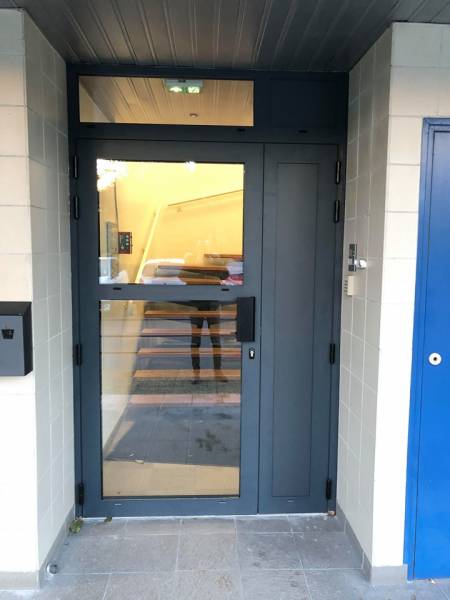 Pose de portes d'entrée en aluminium sécurisées sur Bois-Guillaume 76