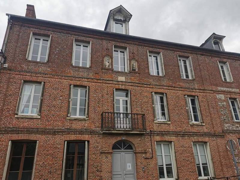 Rénovation de menuiseries PVC de l'école Saint Léonard à Bacqueville en Caux