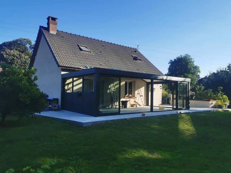 Installation d'une grande véranda en aluminium