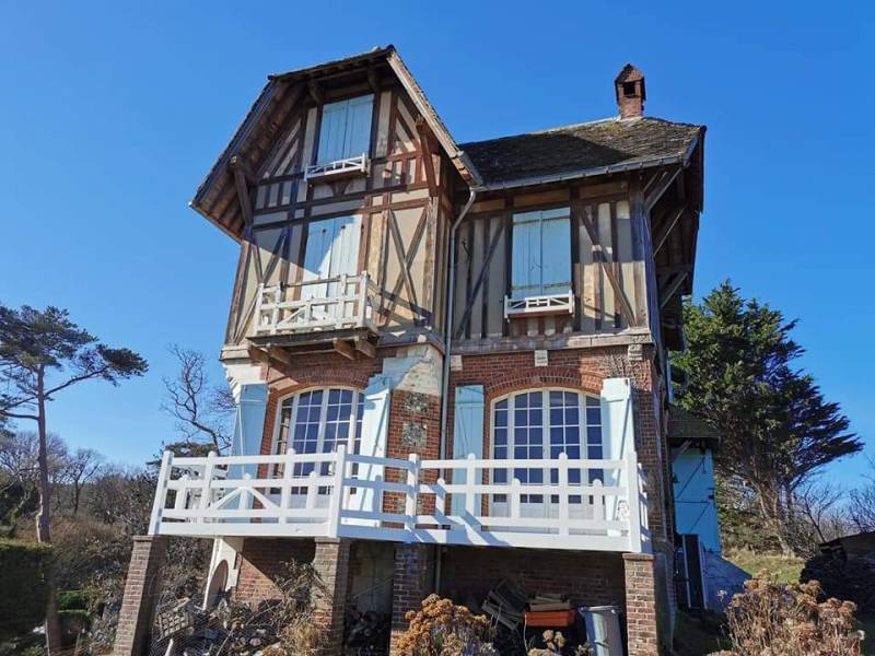 Pose de menuiseries cintrées en PVC blanc