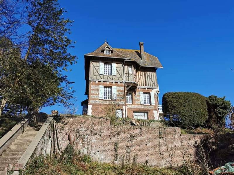 Pose de menuiseries cintrées en PVC blanc