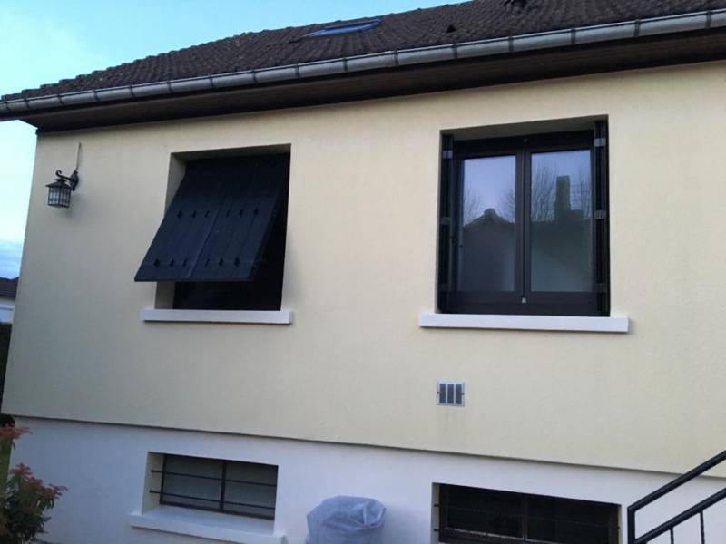 Remplacement des menuiseries PVC noir avec changement des tapées de persiennes sur Rouen