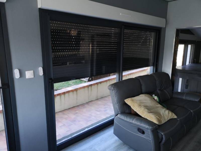 Installation de coulissant aluminium RAL  nouvelle gamme à Jumièges 