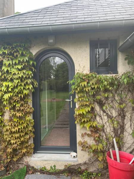 Pose d'une porte cintré PVC RAL 7016 à la Saussaye 27  