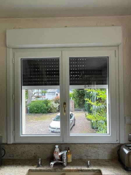 Pose de menuiseries PVC blanc avec volets intégrée à Pavilly 76