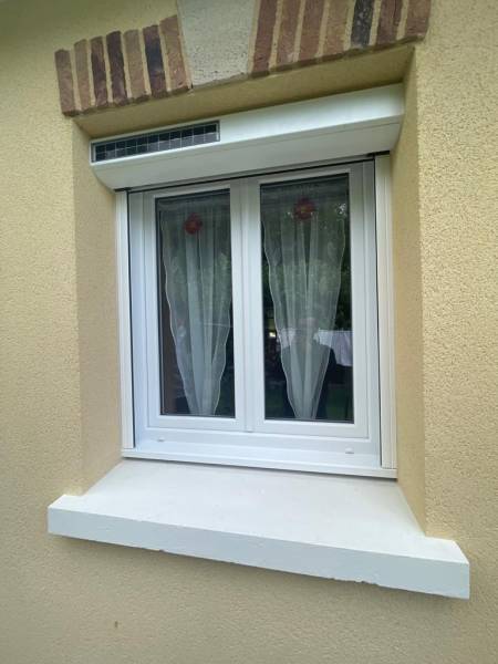 Pose de menuiseries PVC avec volets roulants solaires à Épinay-sur-Duclair 76 