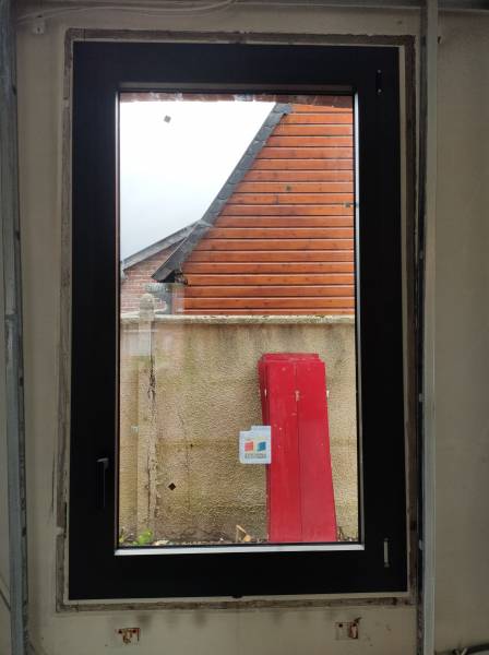 Pose de 14 menuiseries en aluminium gris anthracite à Offranville (76)