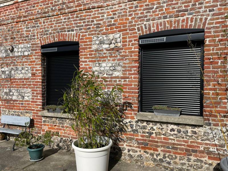Fourniture et pose de menuiserie avec volet roulants solaires à Tourville-sur-arques 76