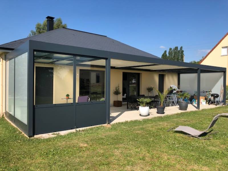 Installation d'une pergola bioclimatique avec menuiseries en aluminium proche de Rouen 76