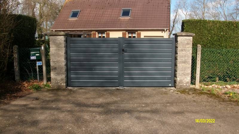 Pose d’un portail battant à Gruchet St Siméon dans le 76