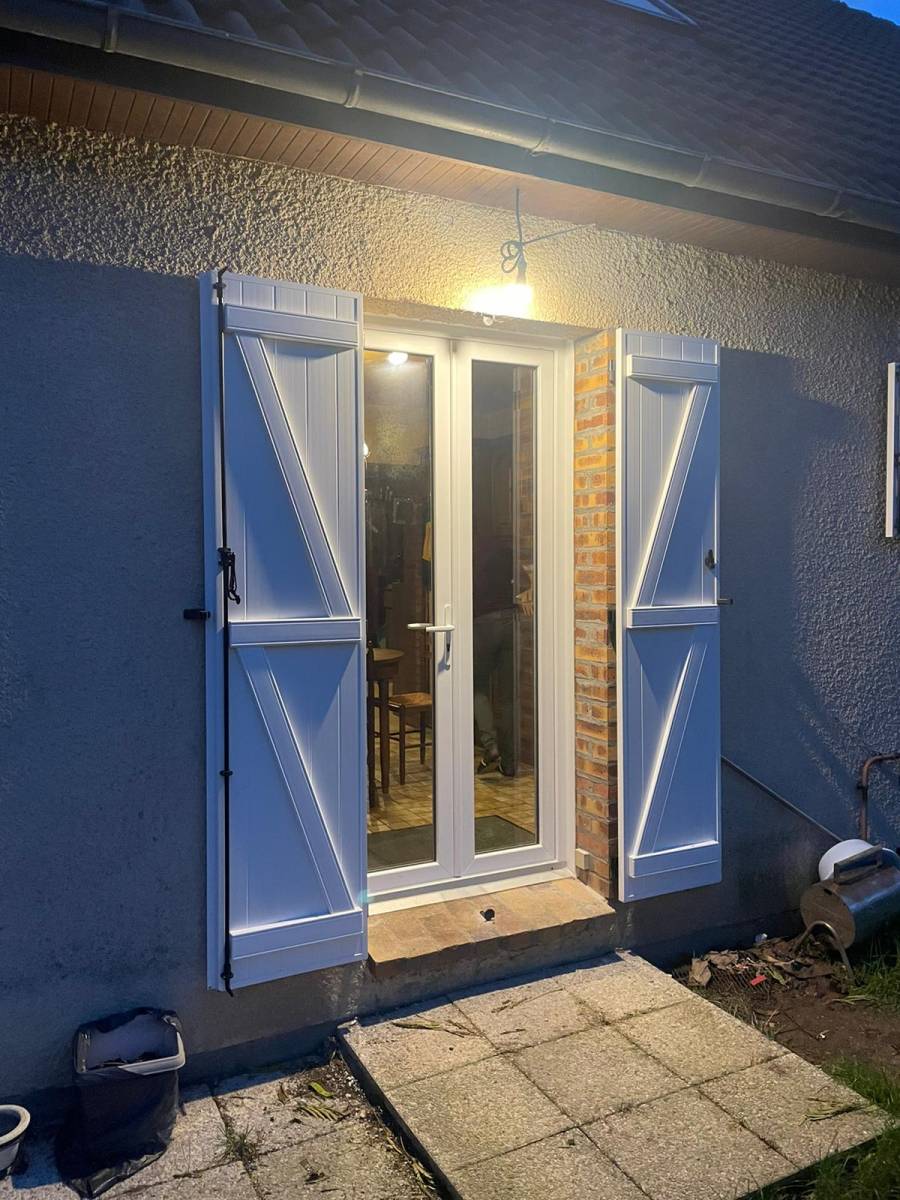 Volets battants Bourg achard