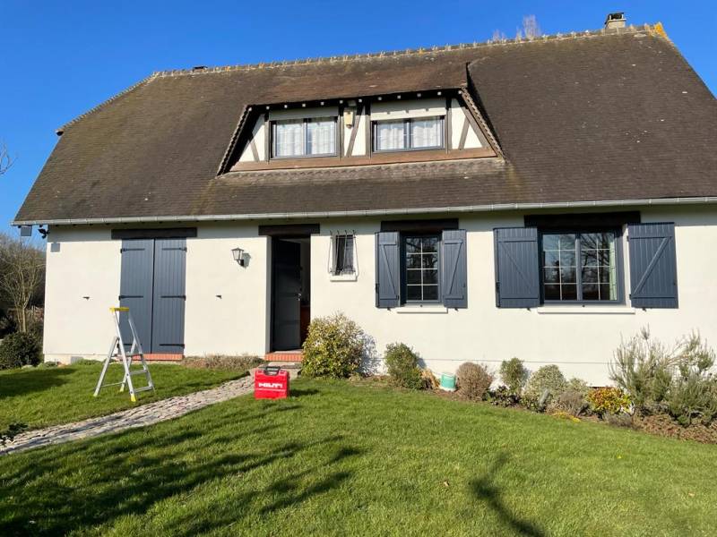 Avant / après de la pose de volets battants en aluminium 