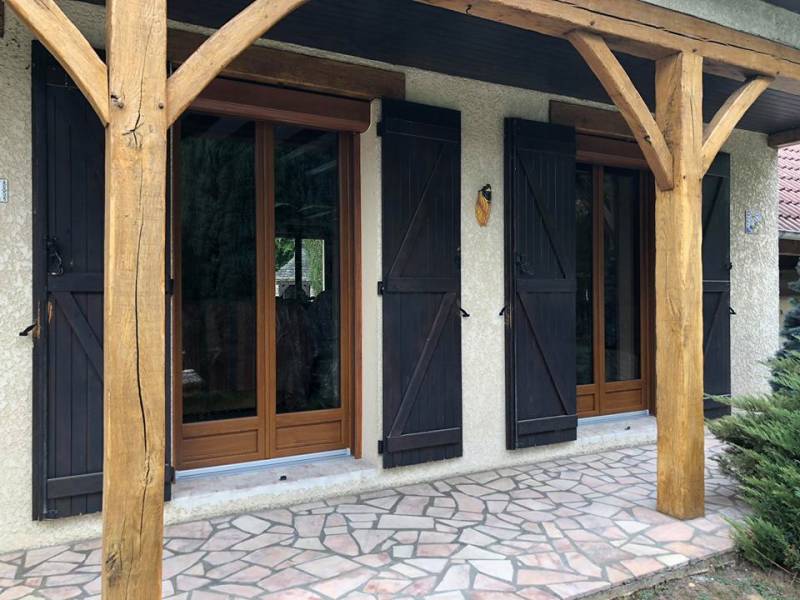 Rénovation de fenêtres bois en PVC chêne doré sur Rouen