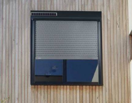 Fourniture et installation de volets roulants pour votre isolation extérieure avec Bubendorff spécial ITE chez Vallée de Seine Rénovation à Yainville 76480