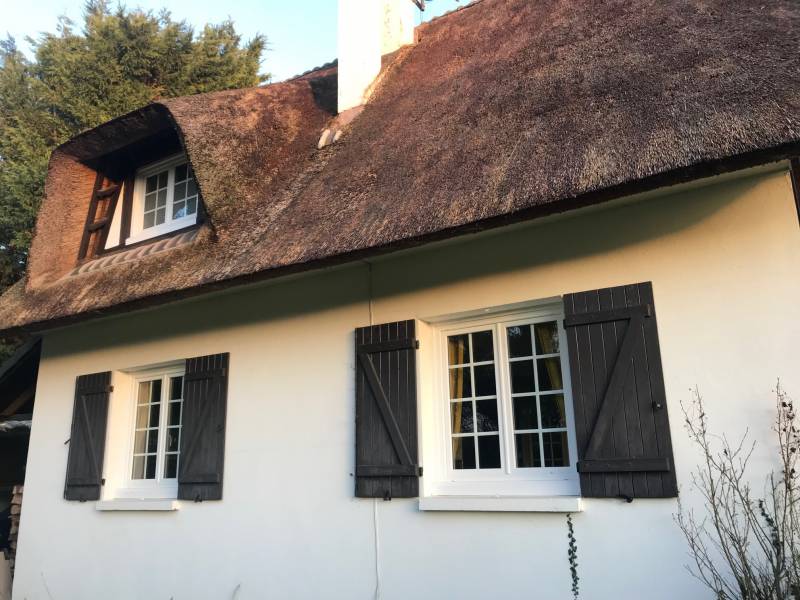 Entreprise pour le remplacement de fenêtres PVC crédit impôt sur une chaumière à Saint Jacques sur Darnétal proche Bihorel