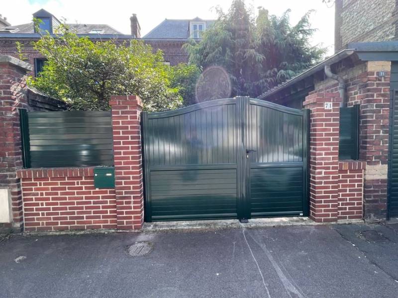 Pose d'un portail battant en aluminium à Rouen 76