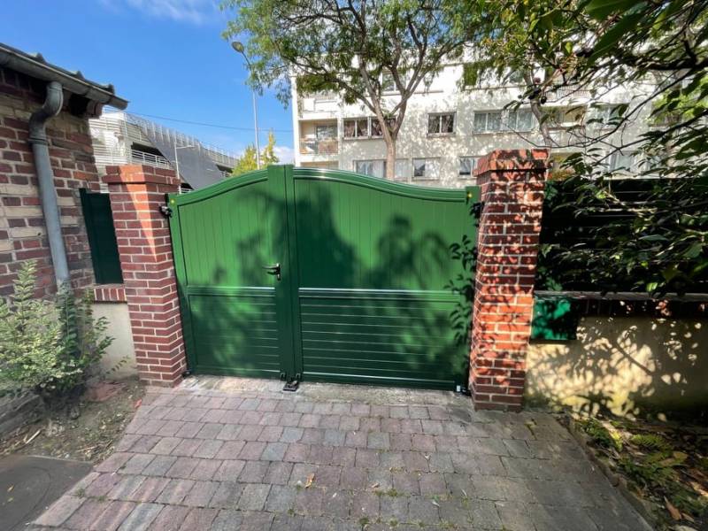 Pose d'un portail battant en aluminium à Rouen 76