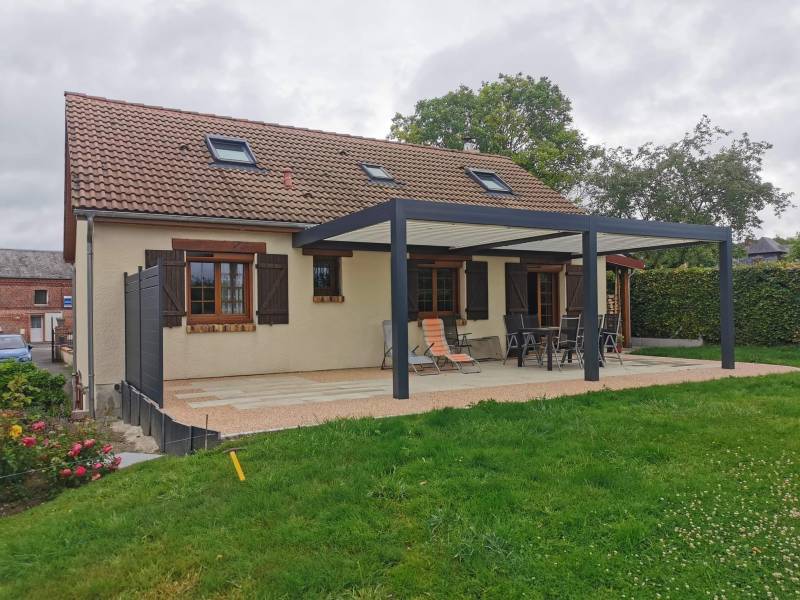 Fourniture et pose d’une pergola bioclimatique à Mesnières en Bray dans le 76
